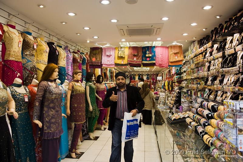 20090409_135818_D3 P1.jpg - Interior, woman's apparel store, Green Street